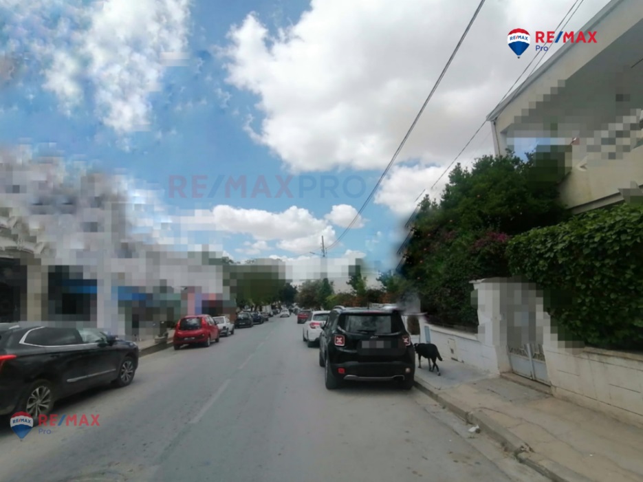 Ariana Ville El Menzah 5 Vente Maisons Rdcde villa idal pour un usage commercial de 361m