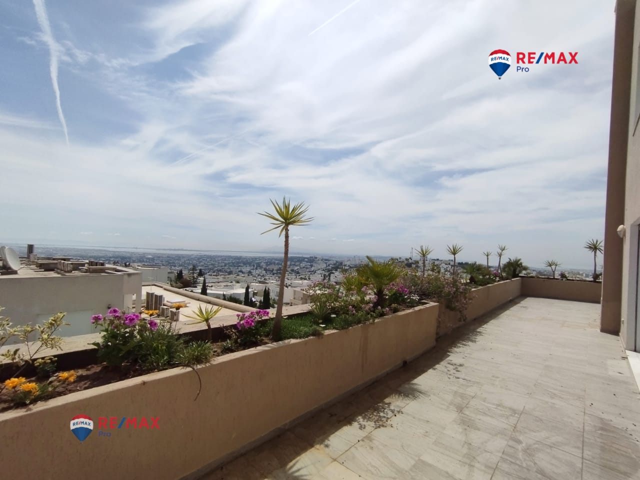 El Menzah El Menzah 9 Vente Duplex Duplex s5 jamais habit terrasse vue panoramique