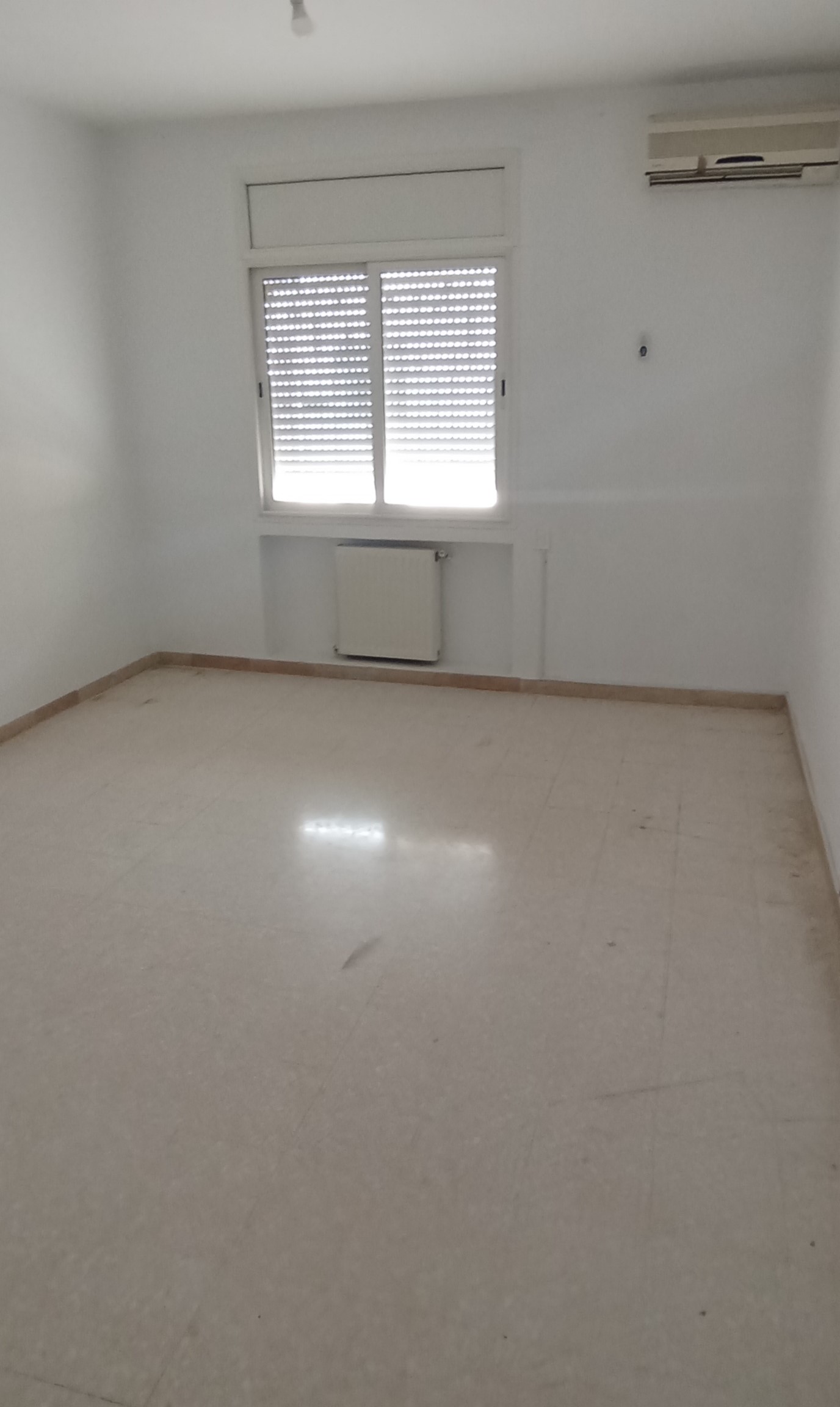 Mannouba La Mannouba Vente Appart. 4 pices Appartement avec place parking