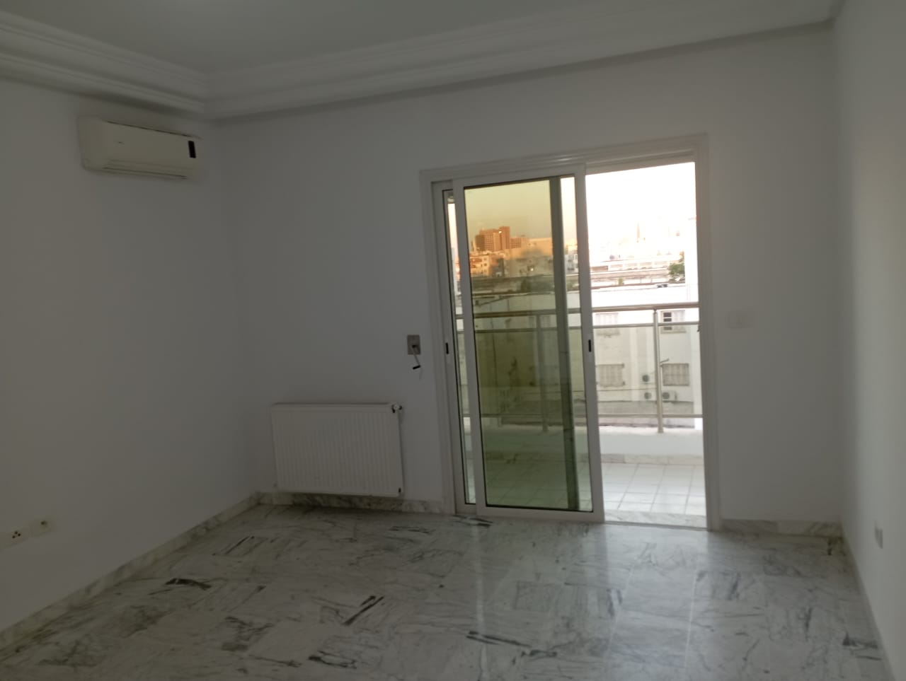 Bab Bhar Bab Bhar Vente Appart. 3 pices Appartement  bab el khadhra