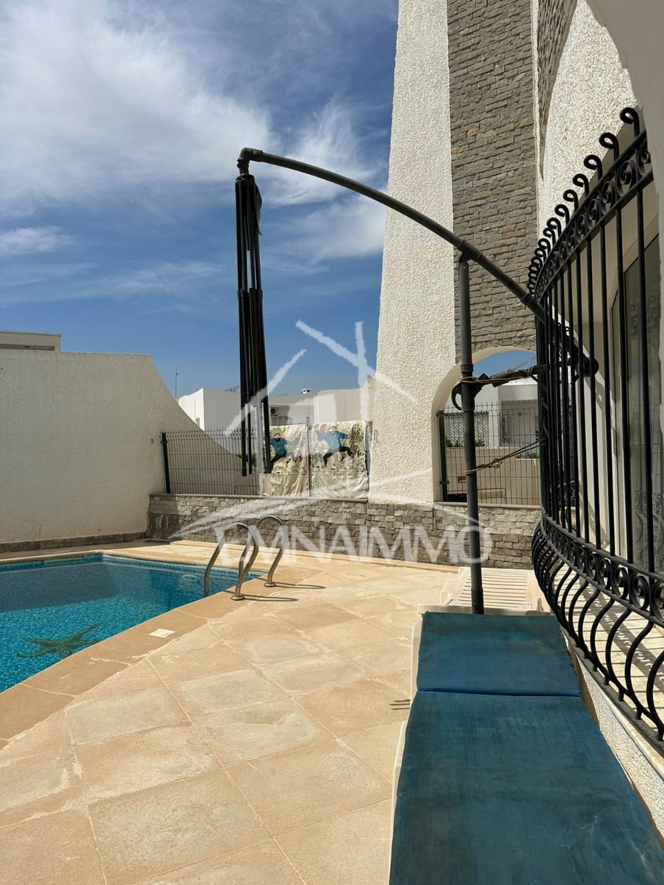 Ariana Ville Cite Ennasr 2 Vente Maisons Villa avec piscine a ennasr 2