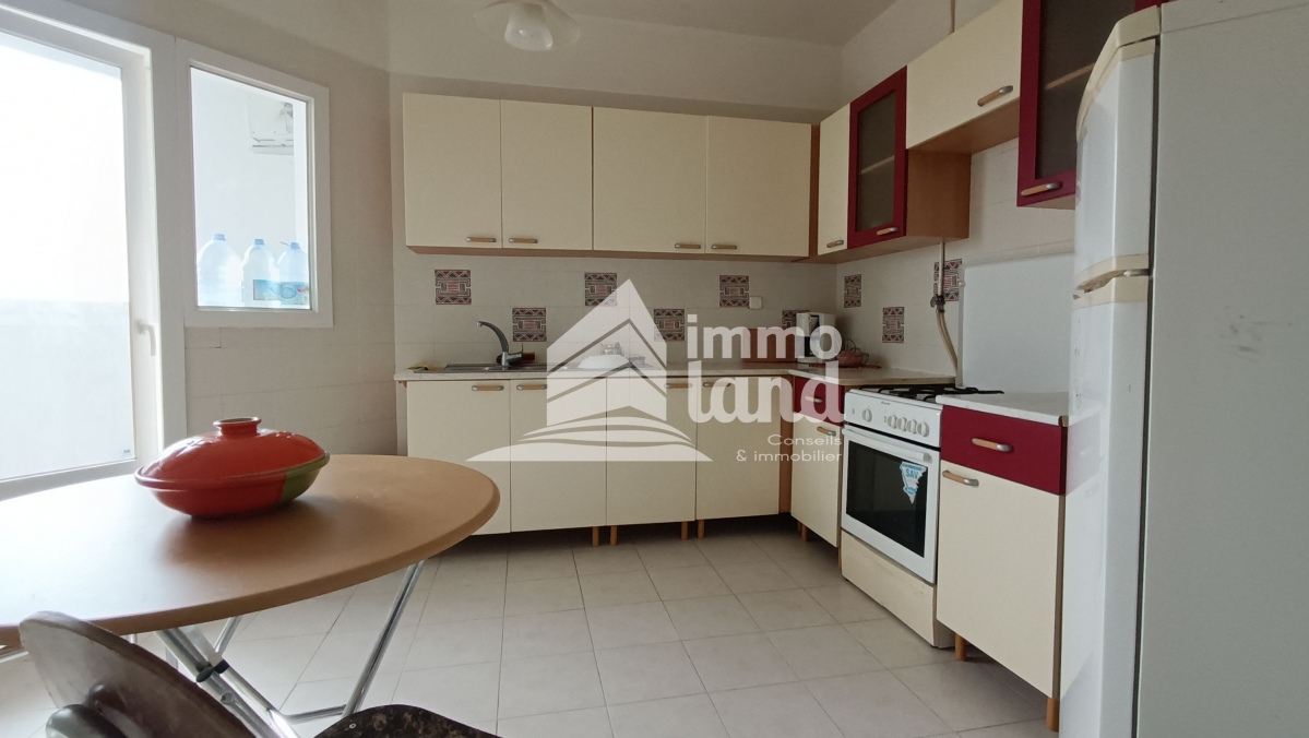 La Marsa El Aouina Vente Appart. 5 pices+ Appartement s4 de 140 m  cit les palmeraies