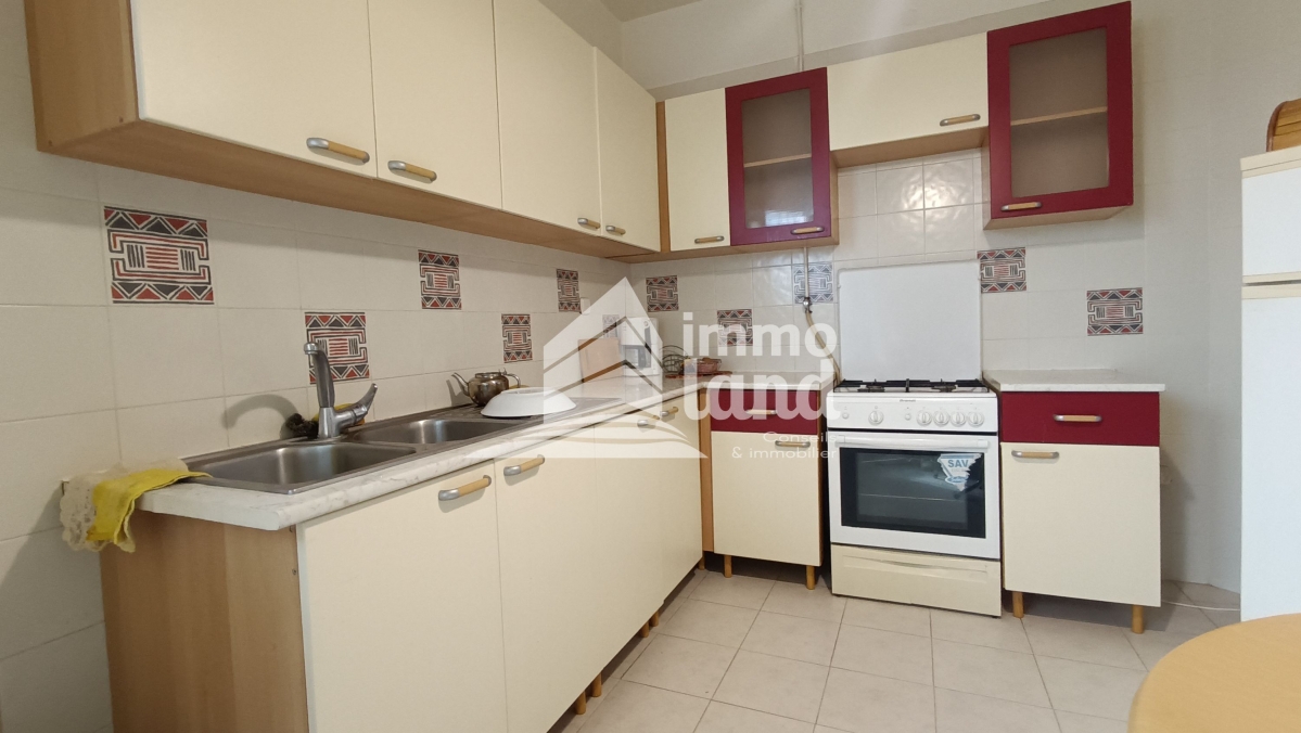 La Marsa El Aouina Vente Appart. 5 pices+ Appartement s4 de 140 m  cit les palmeraies