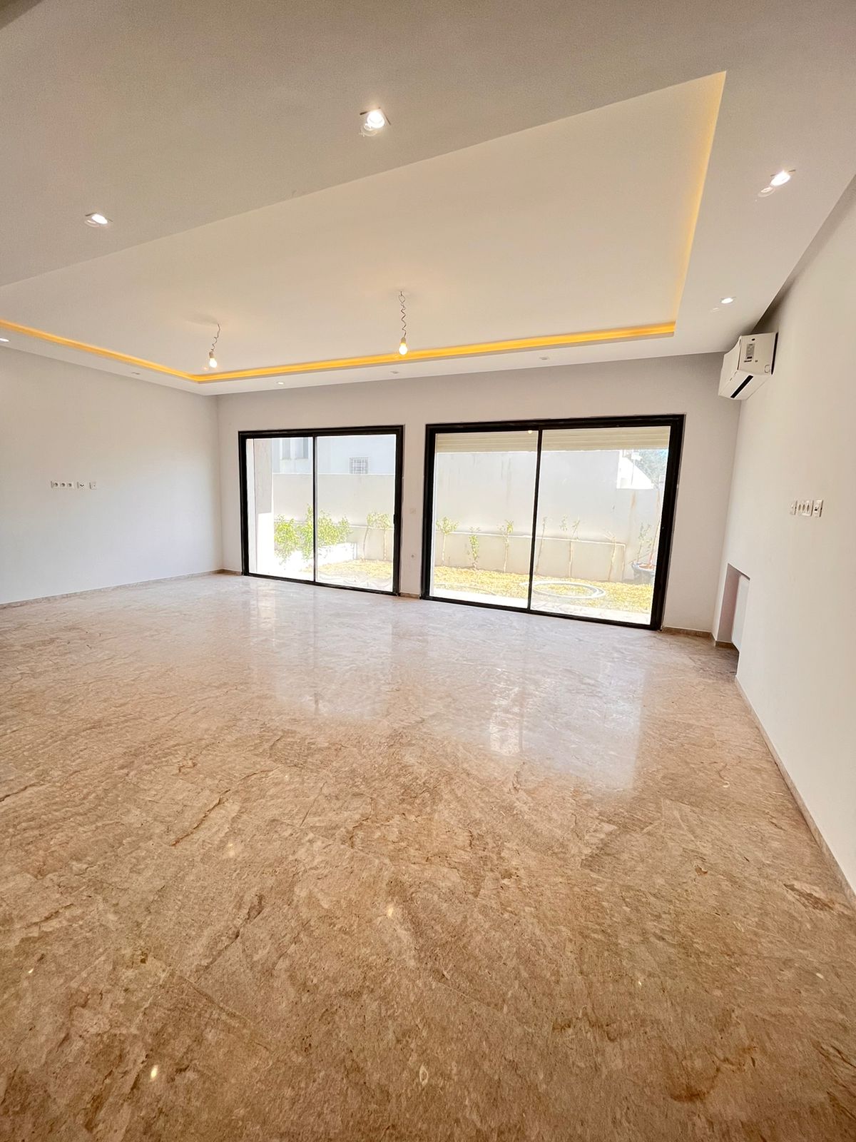 La Soukra&nbsp;La Soukra&nbsp;Vente&nbsp;Duplex&nbsp;Duplex s4 avec jardin