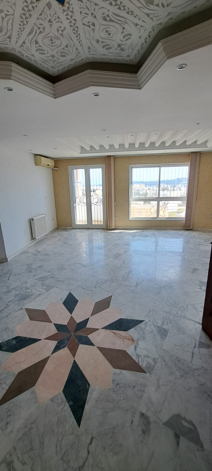 Ariana Ville Cite Ennasr 2 Vente Appart. 4 pices Bureau  cit ennasr 2 tunis