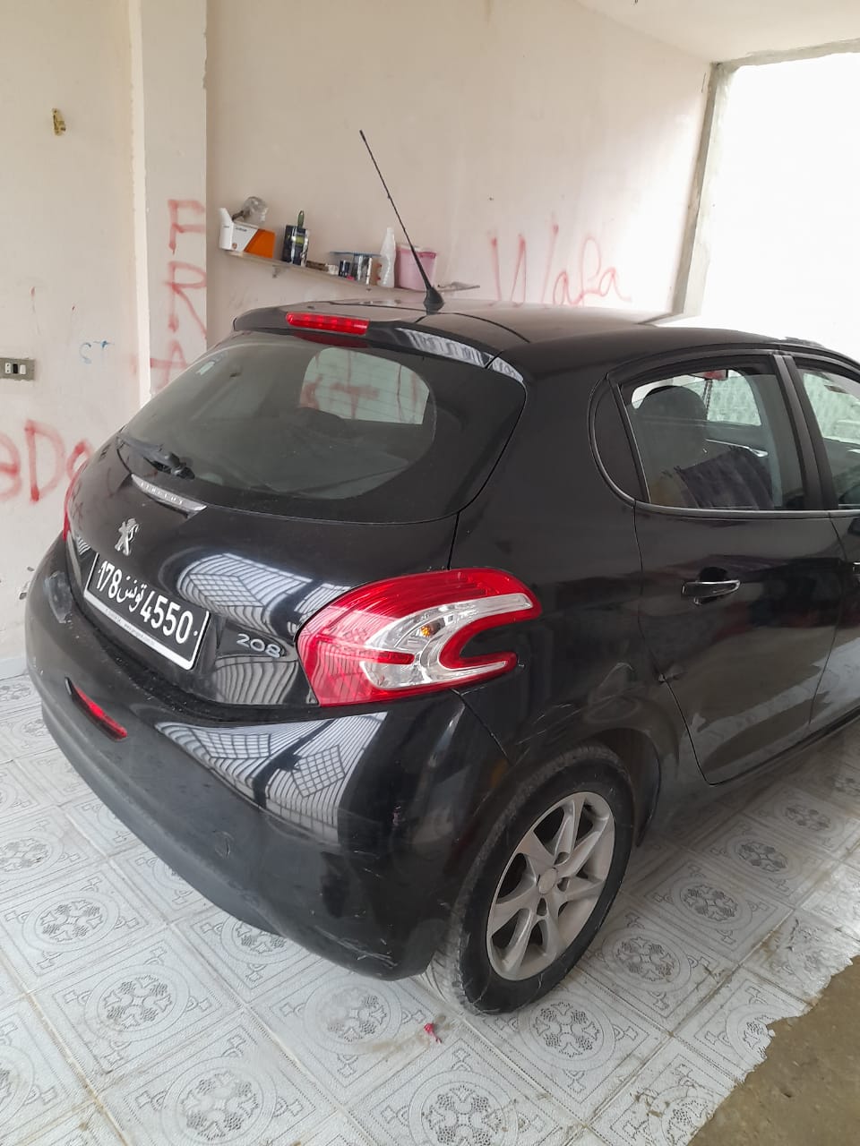 El Omrane Superieur Cite Ibn Khaldoun Vi Peugeot 208 208 en bon tat