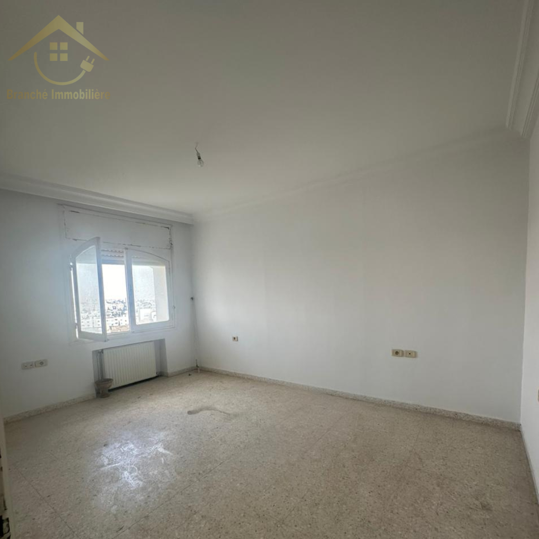 El Menzah El Manar 2 Vente Appart. 4 pices Un grand s3  manar 2
