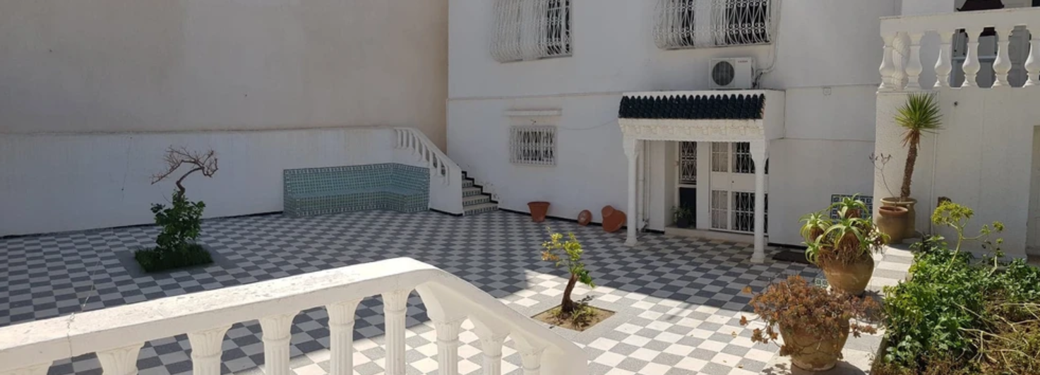 Sousse Ville Cite Hached Vente Maisons Villa de 300 m2 couvert sur un terrain de 1000 m2