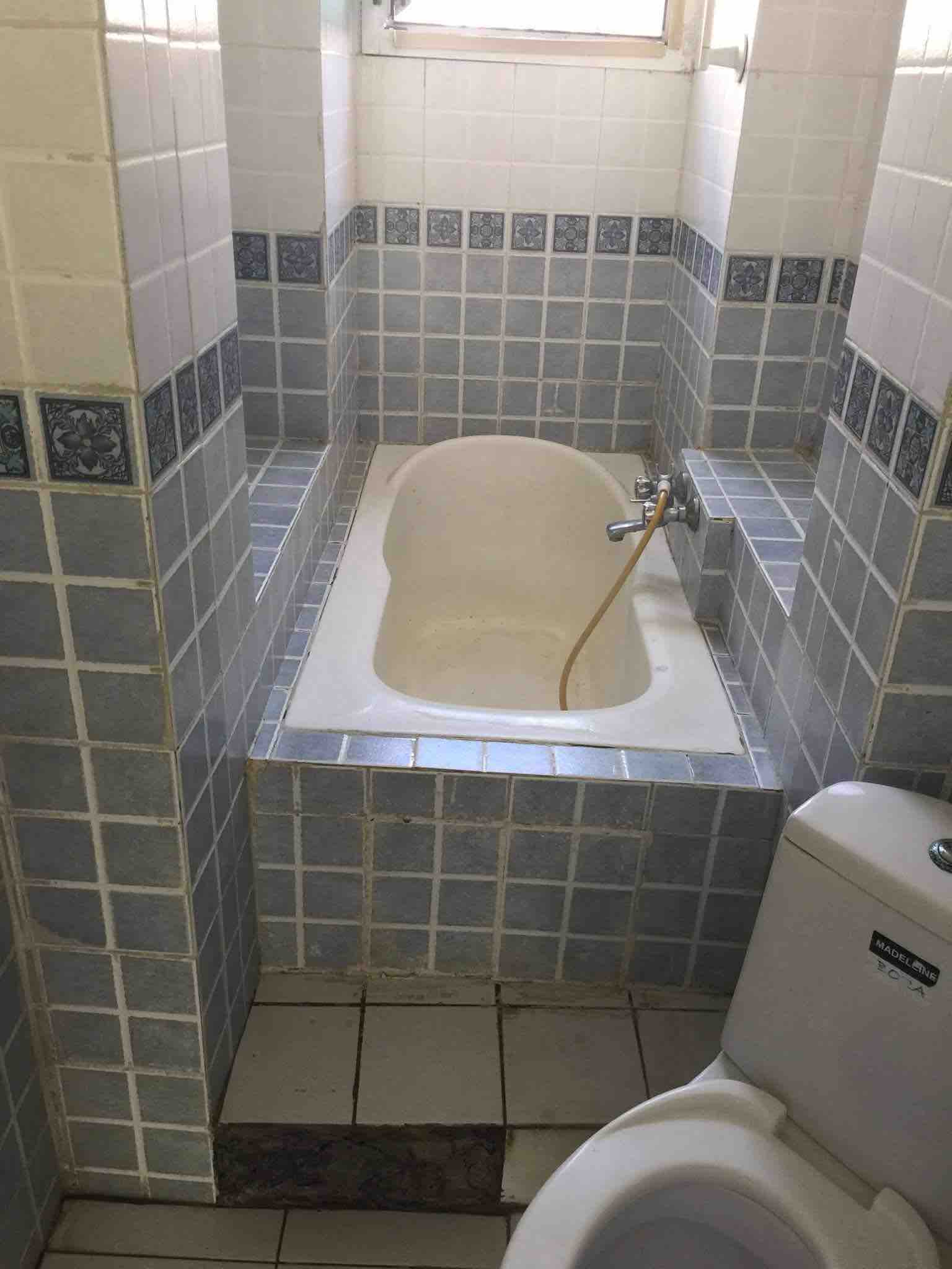 El Menzah El Menzah 1 Vente Appart. 4 pièces Trois appartements menzeh 1