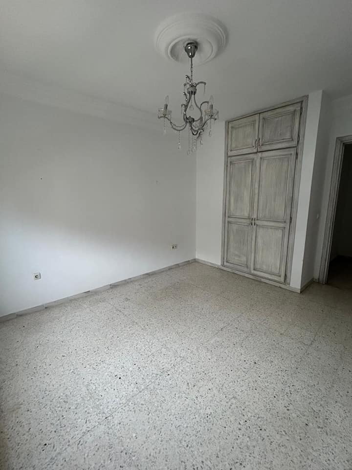 Ariana Ville Cite Ennasr 2 Vente Appart. 4 pices Un appartement s3  ennasr 2