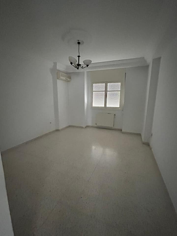 Ariana Ville Cite Ennasr 2 Vente Appart. 4 pices Un appartement s3  ennasr 2