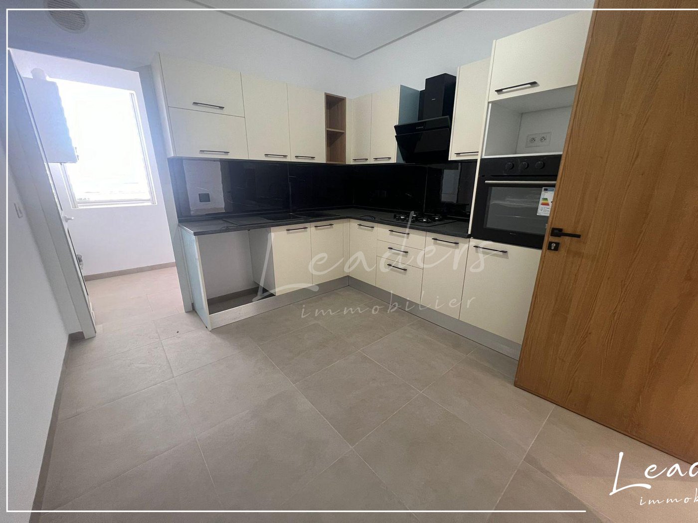 La Soukra La Soukra Vente Appart. 2 pices Un appartement s2