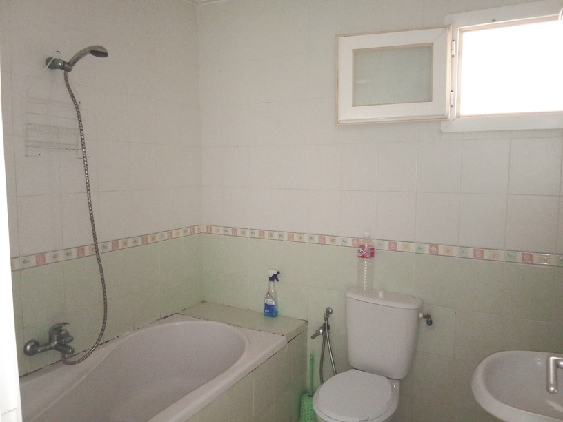 La Marsa El Aouina Vente Appart. 3 pices Appartement salon deux chambres au 2e tage