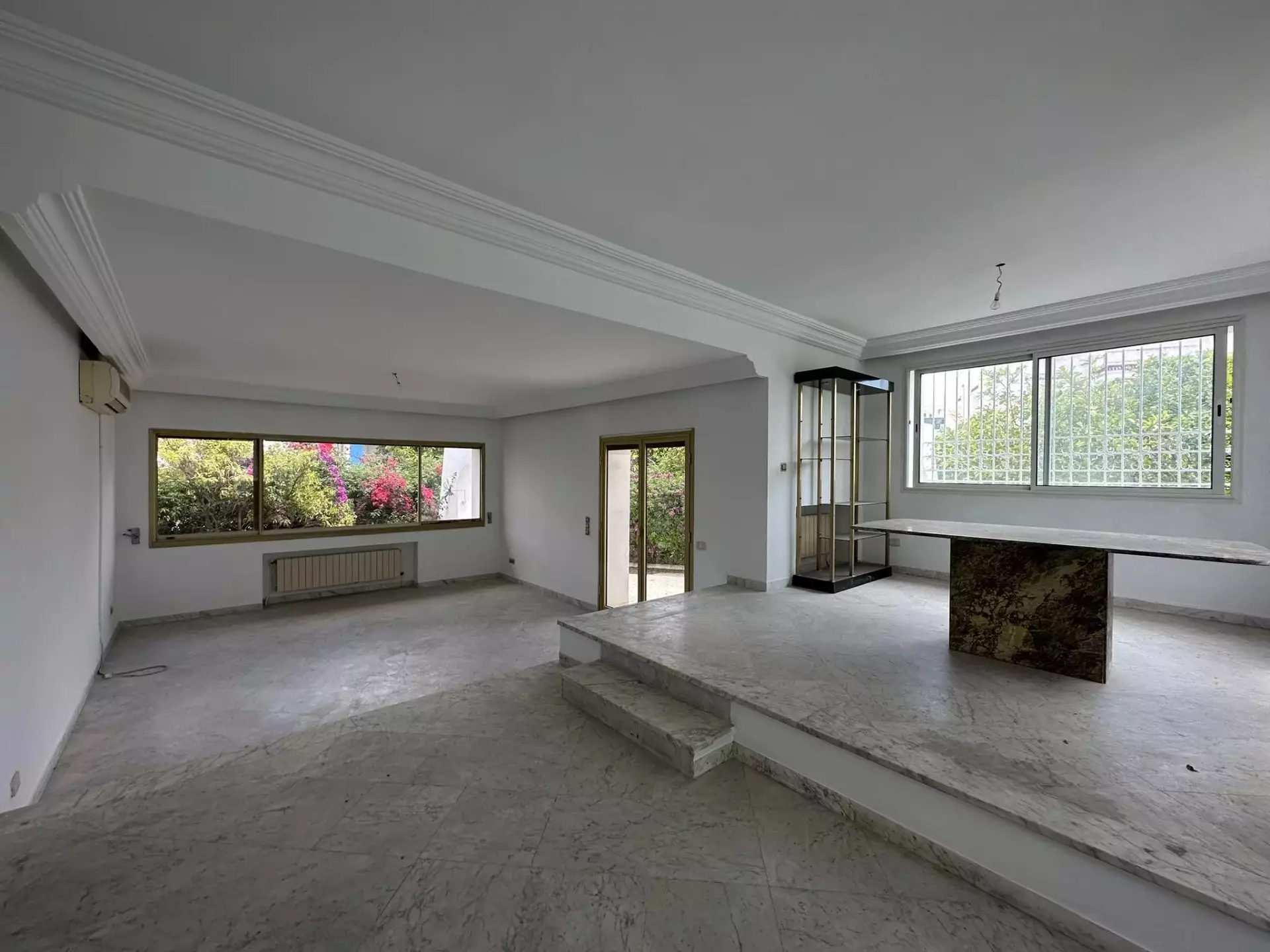El Menzah El Menzah 9 Vente Maisons Villa s7  menzah 9a sur artre principale