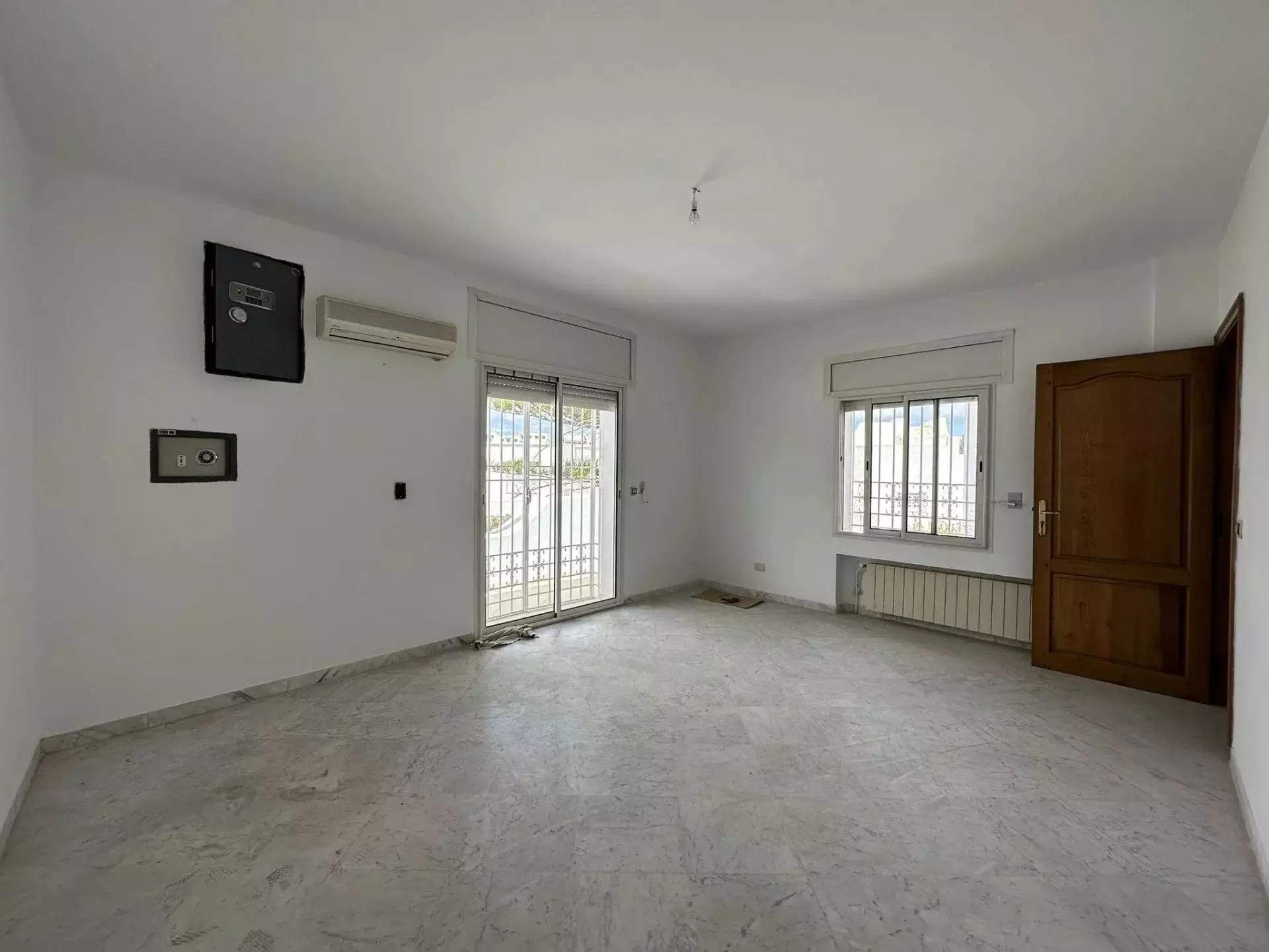 El Menzah El Menzah 9 Vente Maisons Villa s7  menzah 9a sur artre principale
