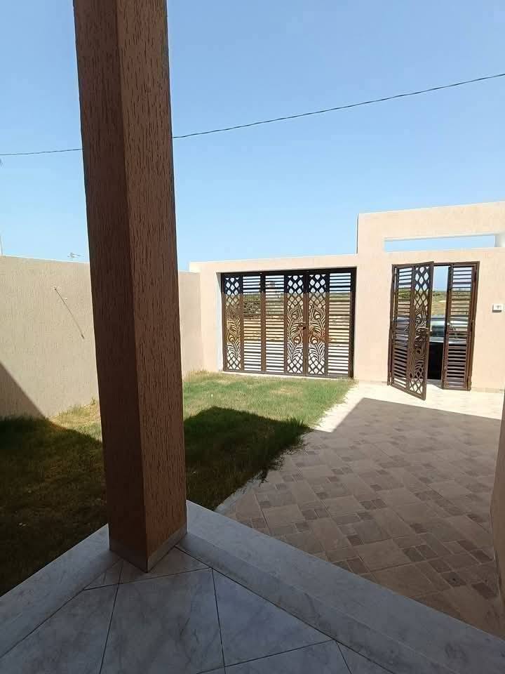 El Haouaria Cite Touristique Vente Appart. 3 pices Une maison a la plage elhaouaria