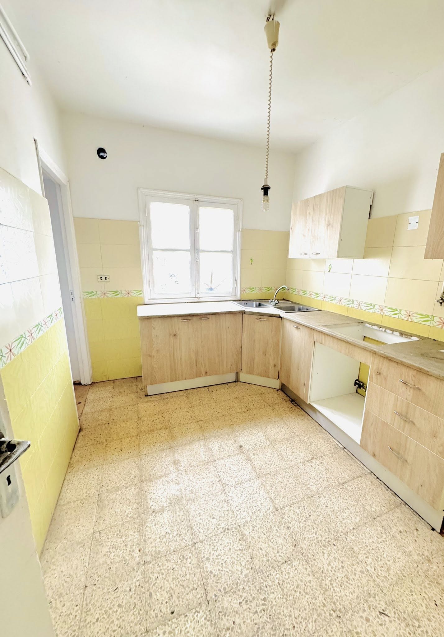 El Mourouj El Mourouj Vente Appart. 3 pices Appartement  au deuxime tage