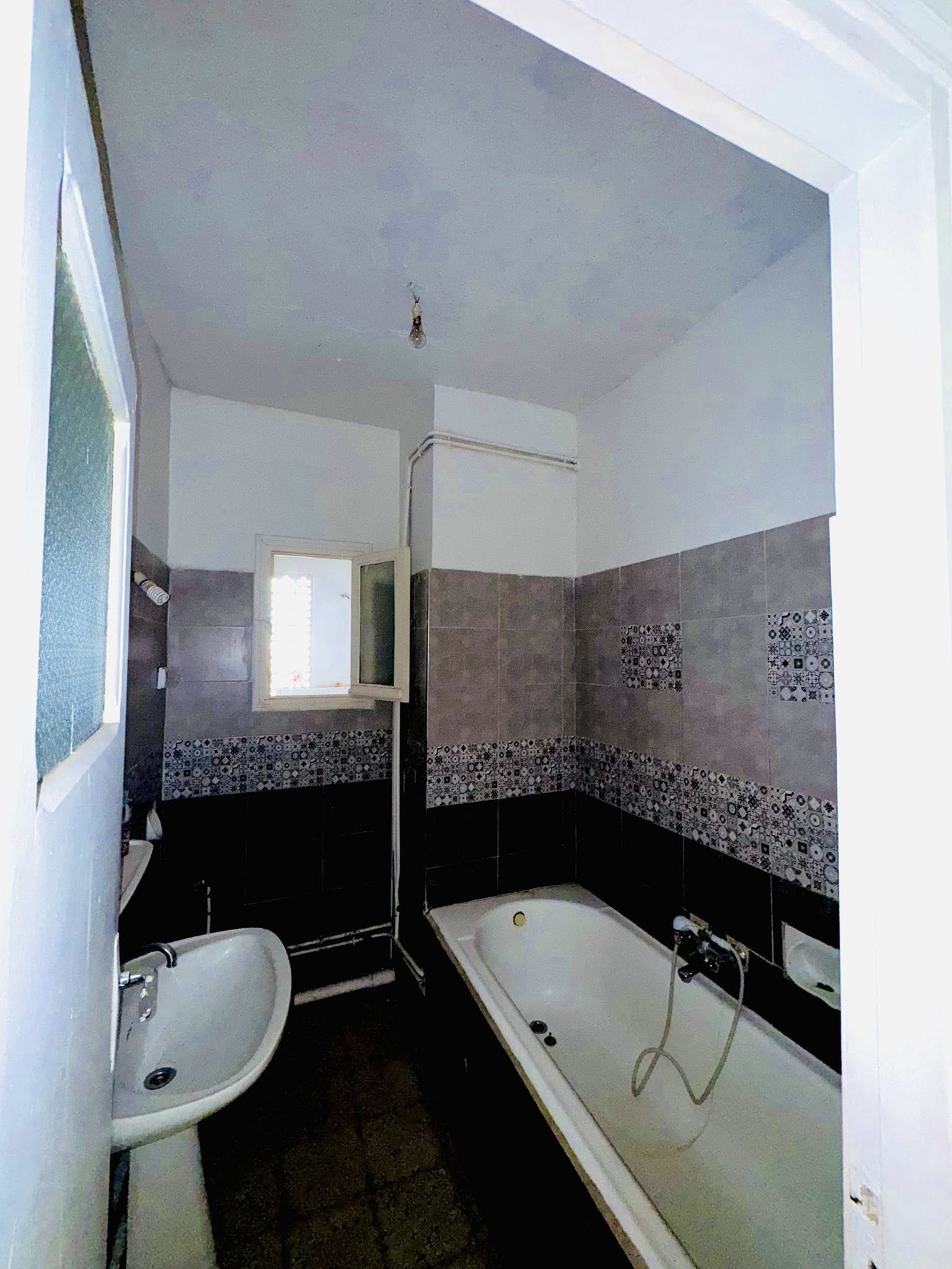 El Mourouj El Mourouj Vente Appart. 3 pices Appartement  au deuxime tage
