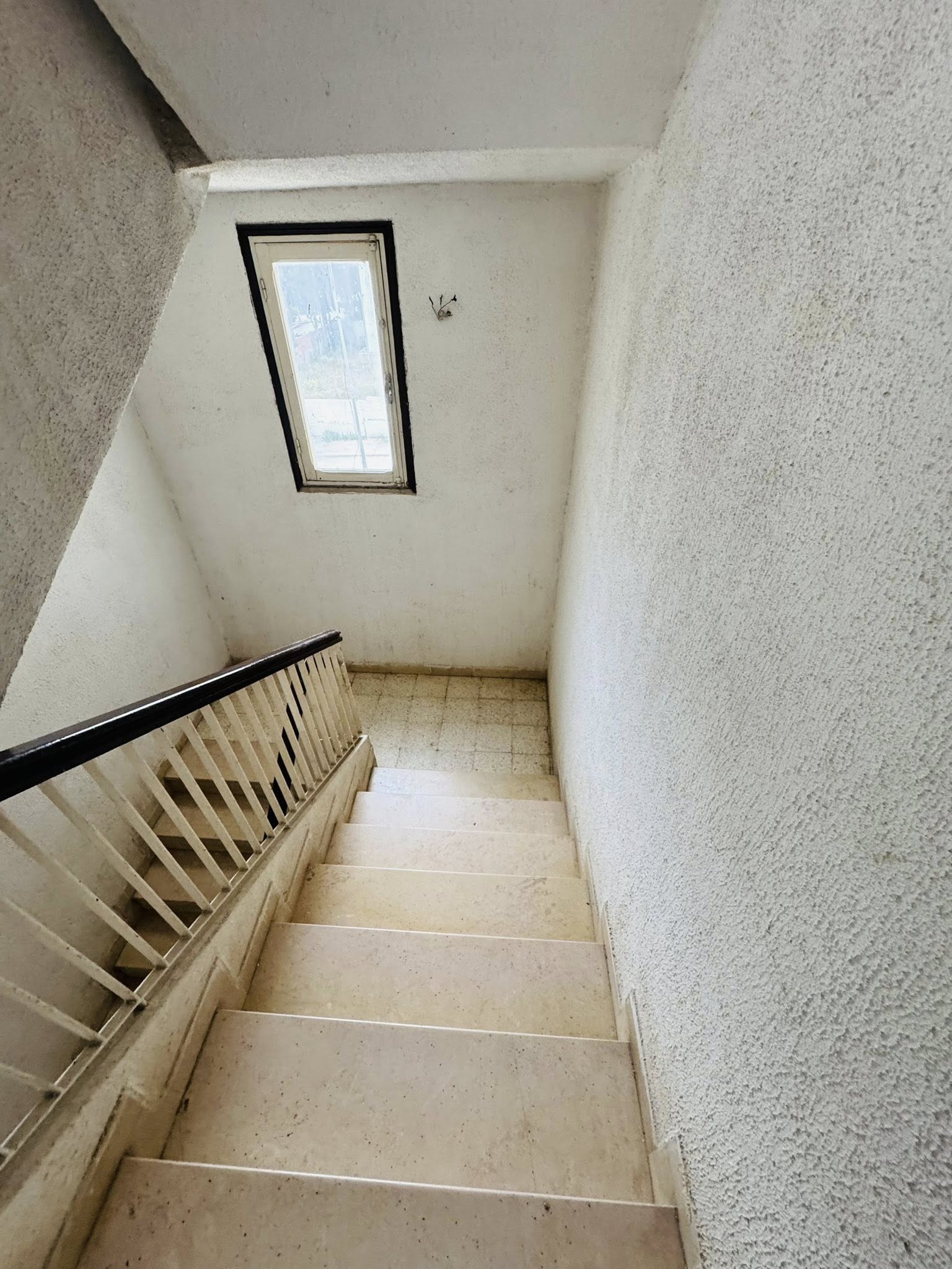 El Mourouj El Mourouj Vente Appart. 3 pices Appartement  au deuxime tage