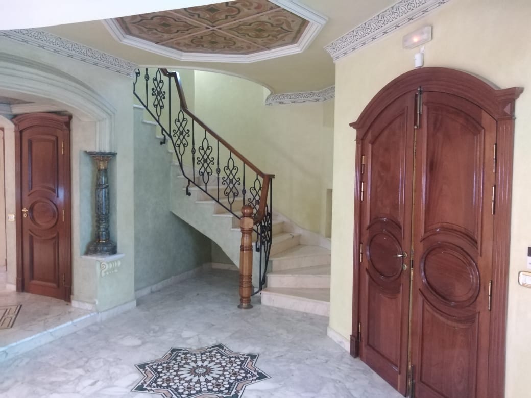 Raoued Ariana Essoughra Vente Maisons Villa haut standing  3 niveaux