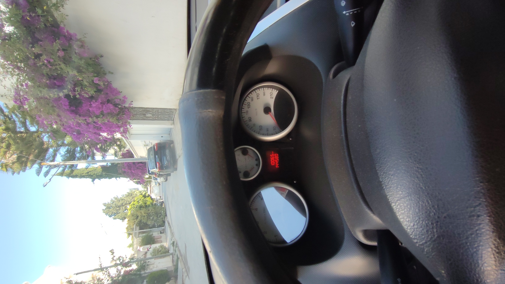 La Marsa El Aouina Peugeot 206+ Belle 206 plus a laouina