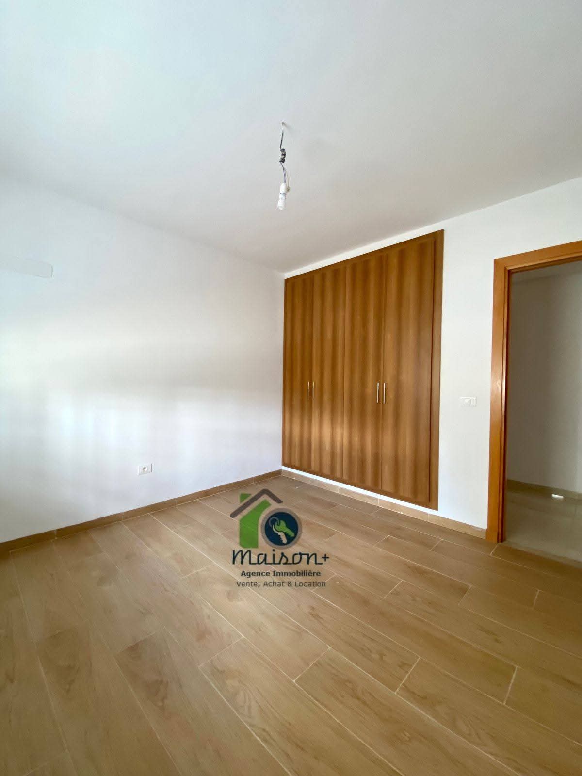 El Mourouj El Mourouj Vente Appart. 3 pices Hs appartement avec place parking sous sol