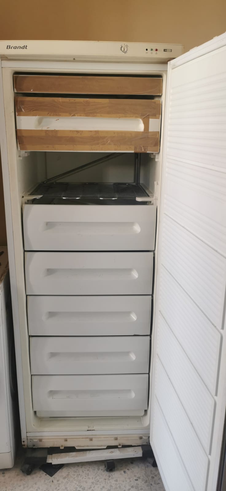Sousse Jaouhara Sahloul Conglateur armoire Autre Conglateur brandt