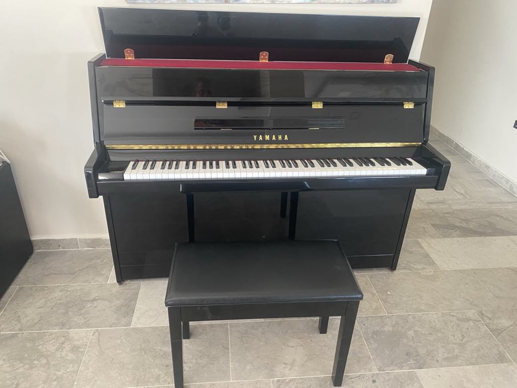 El Menzah Mutuelle Ville Autre Autre Piano yamaha avec banquette
