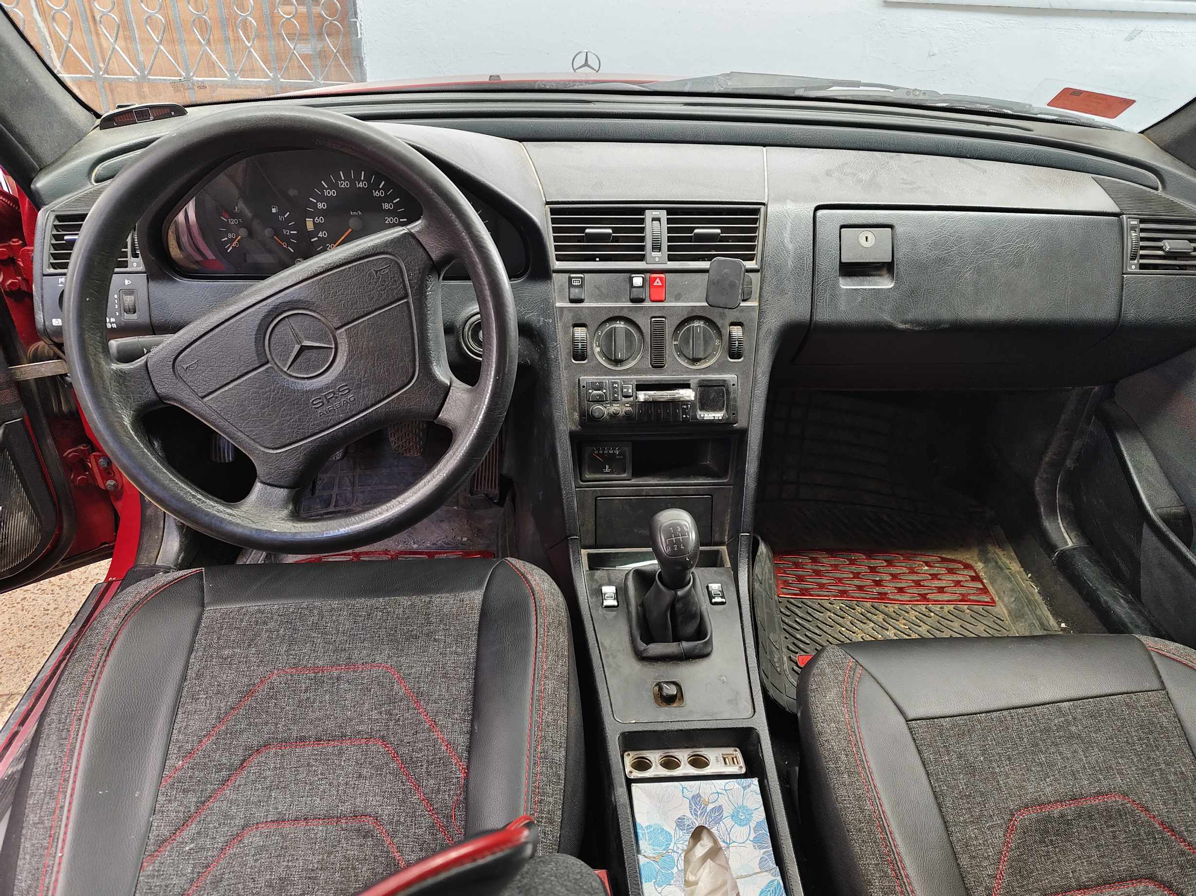 Le Bardo Le Bardo Mercedes C Mercedes c180