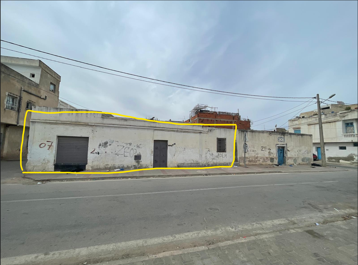 Essijoumi El Mellassine Vente Maisons Local de 200 m2 en face station train mellassine