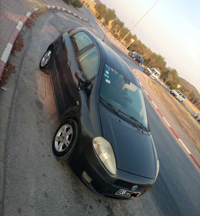 Bizerte Nord Bizerte Bougatfa Fiat Grande Punto Une voiture grundi punto