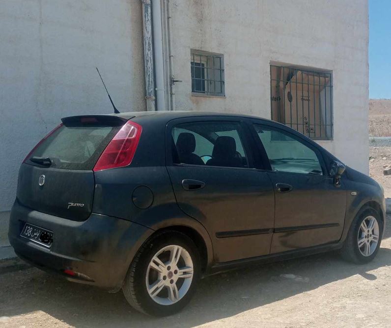 Bizerte Nord Bizerte Bougatfa Fiat Grande Punto Une voiture grundi punto