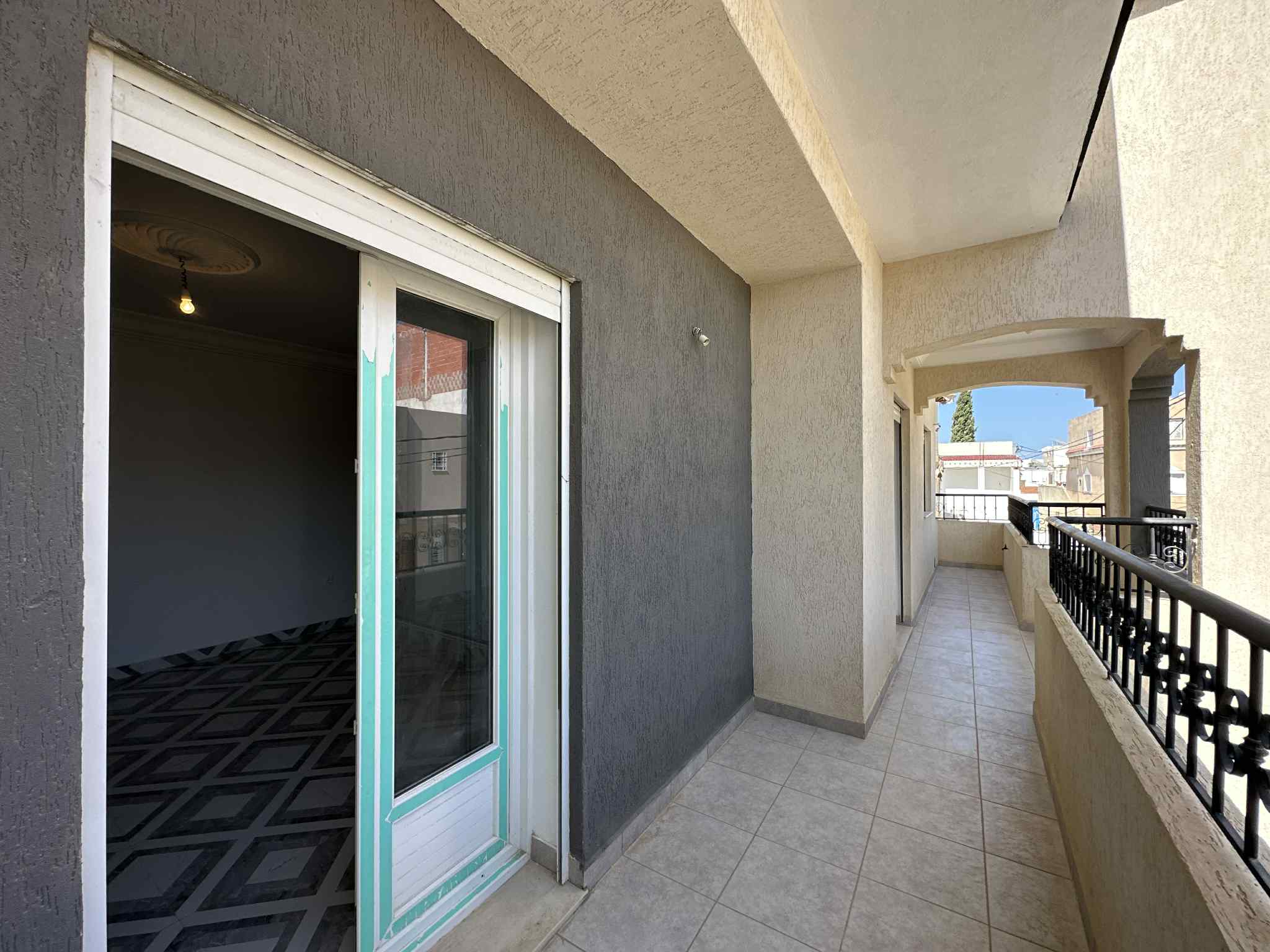Ariana Ville Ariana Location Appart. 4 pices Etage de villa s3 neuf  cit enkhilet