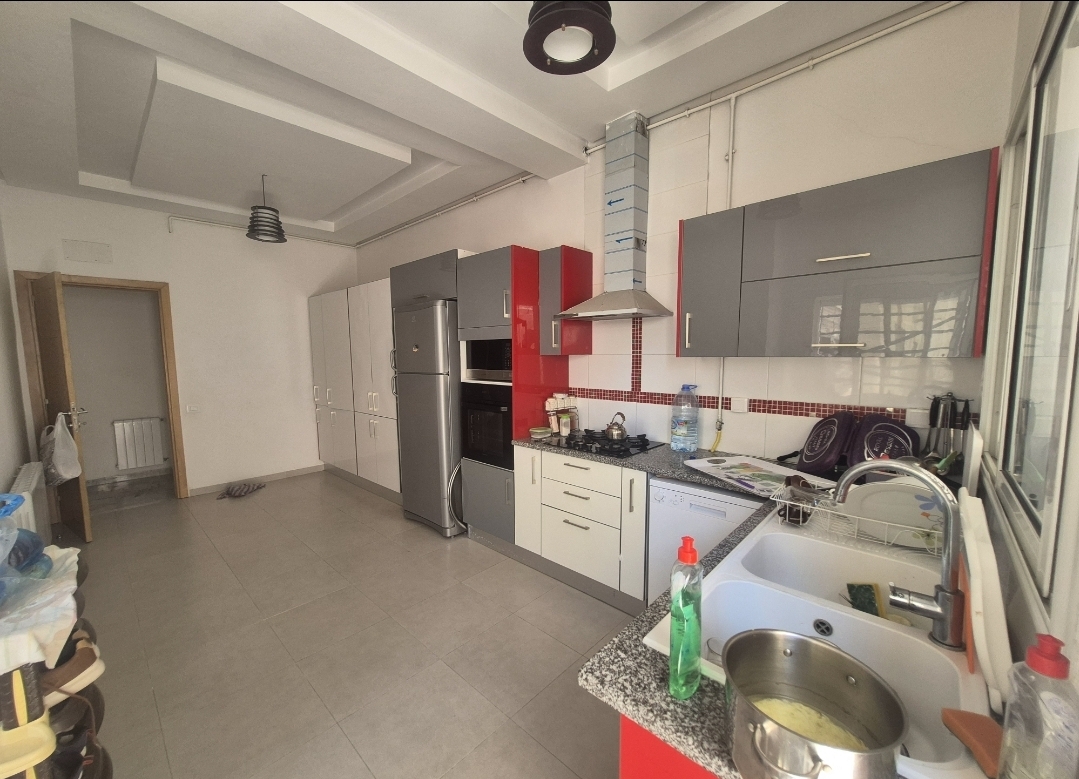 La Marsa El Aouina Vente Appart. 5 pices+ S plus 3 avec terrasse sjour ppk
