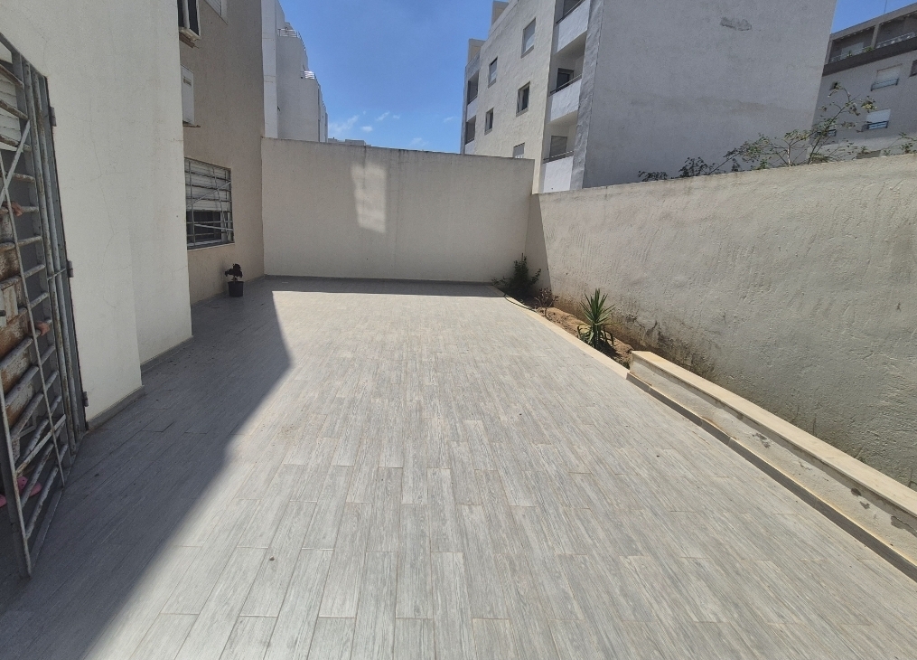 La Marsa El Aouina Vente Appart. 5 pices+ S plus 3 avec terrasse sjour ppk