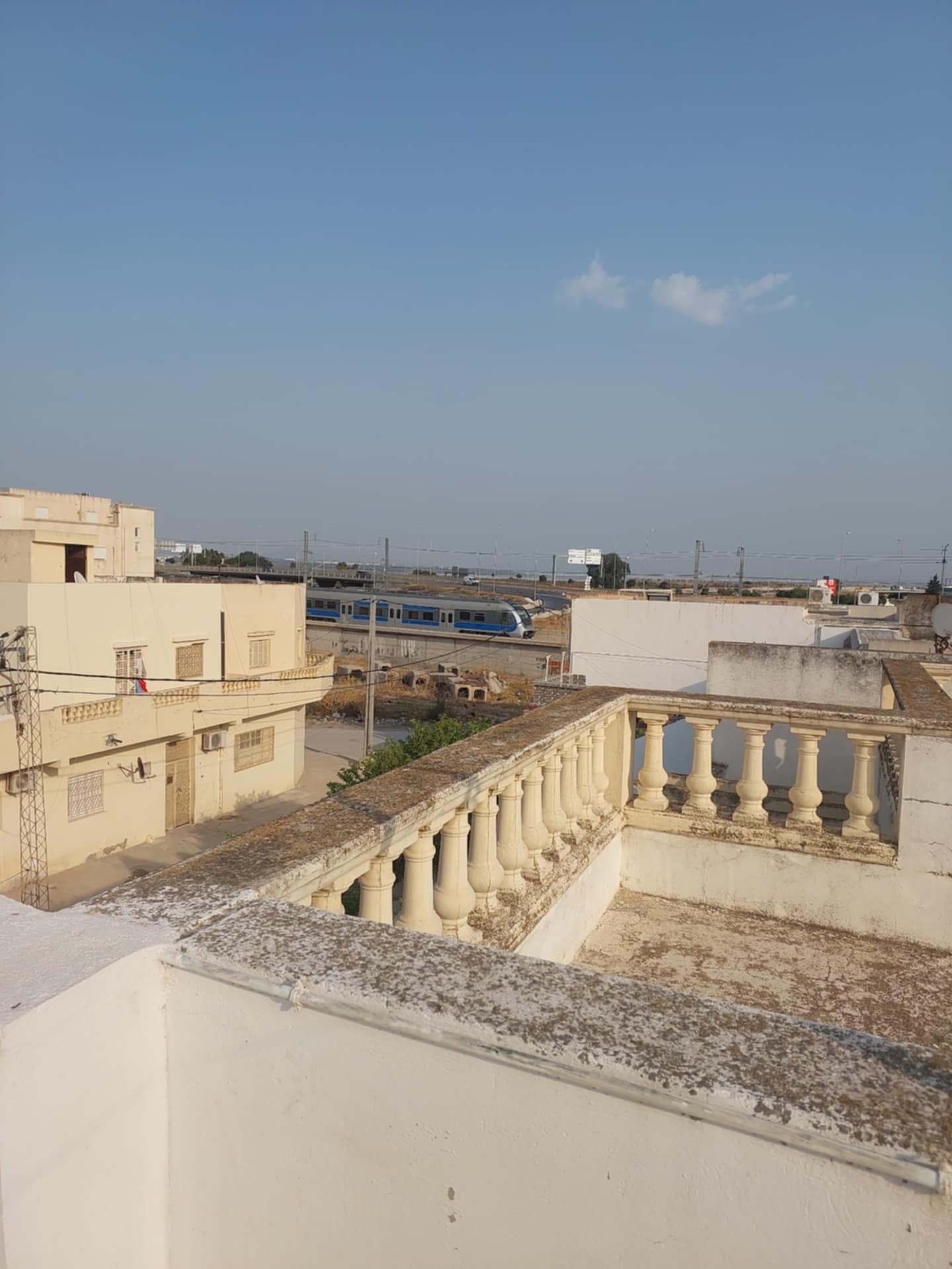 El Hrairia Cite Essalama Vente Maisons Grande maison familiale  cit essalama tunis