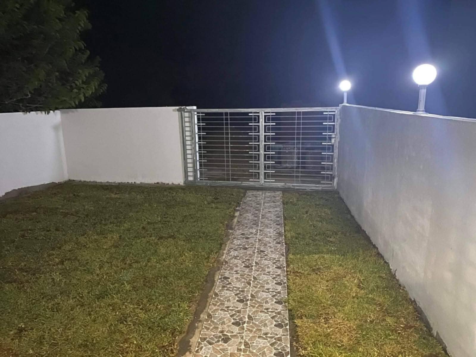 Hammam El Ghezaz&nbsp;Ezzahra&nbsp;Vente&nbsp;Appart. 2 pi�ces&nbsp;Maison  � ezzahra kelibia 150 m de la plage