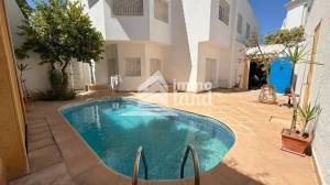 Ariana Ville Cite Ennasr 1 Location Maisons Villa de 660m2 avec piscine  cit