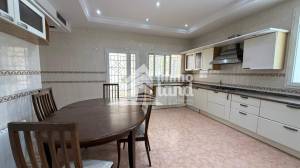 Ariana Ville Cite Ennasr 1 Location Maisons Villa de 660m2 avec piscine  cit
