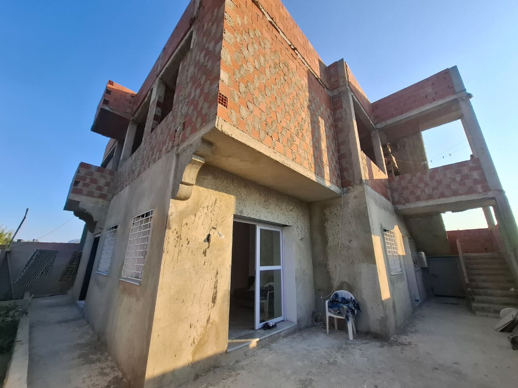 Bou Mhel El Bassatine Bou Mhel Vente Maisons Maison dangle neuve 2025 tunis