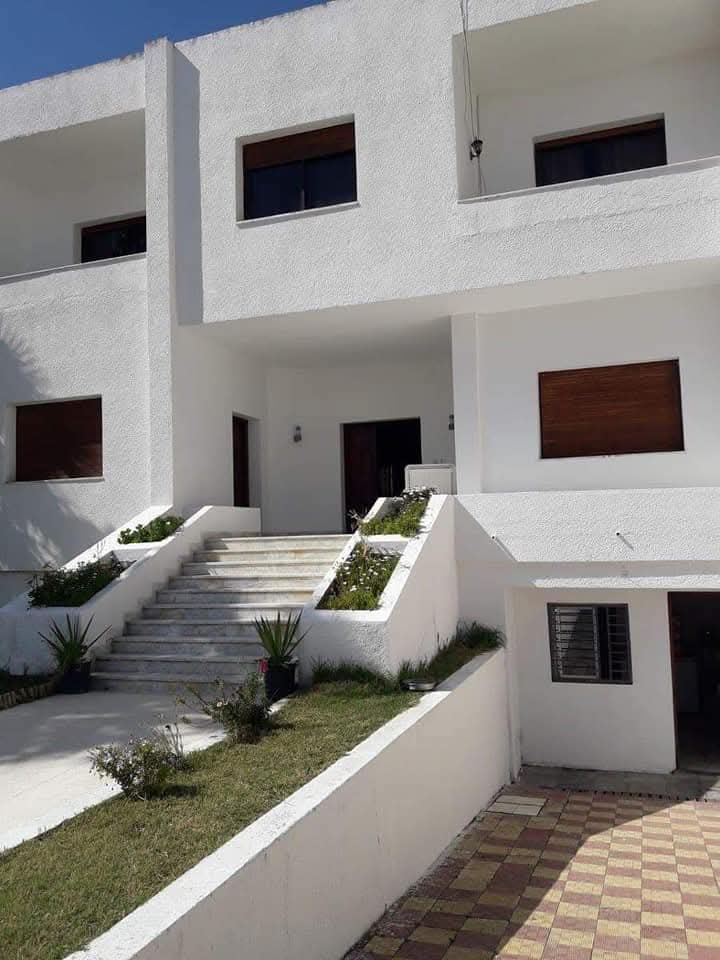 Ariana Ville El Menzah 7 Vente Maisons Villa  rnover au menzah 7