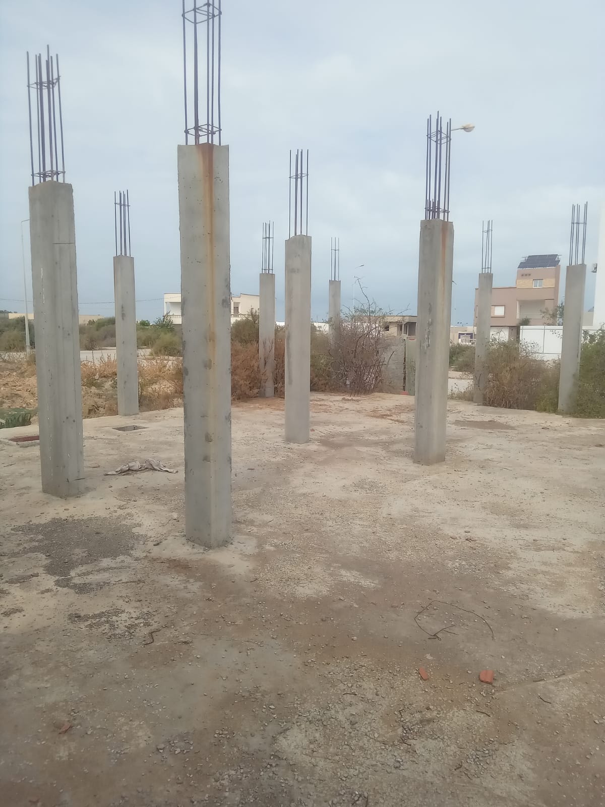Soliman Soliman Vente Surfaces Terrain avec dbut de construction