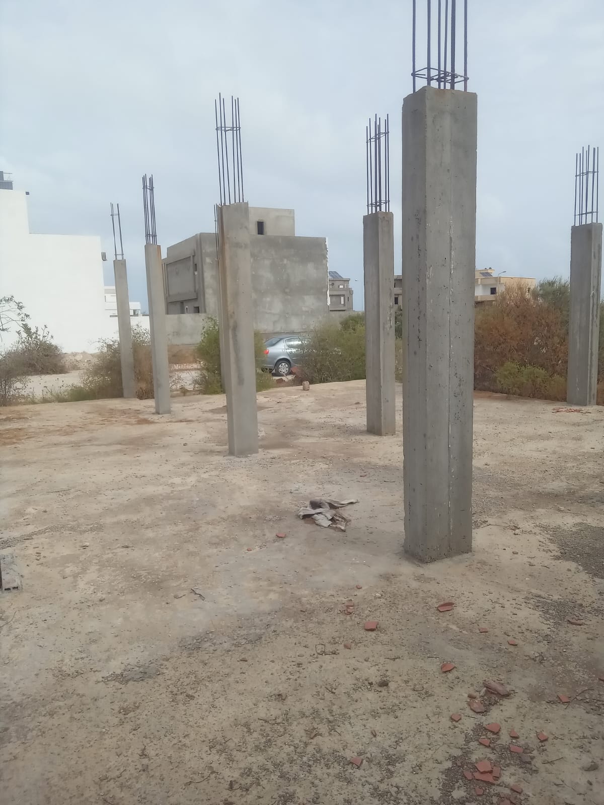 Soliman Soliman Vente Surfaces Terrain avec dbut de construction