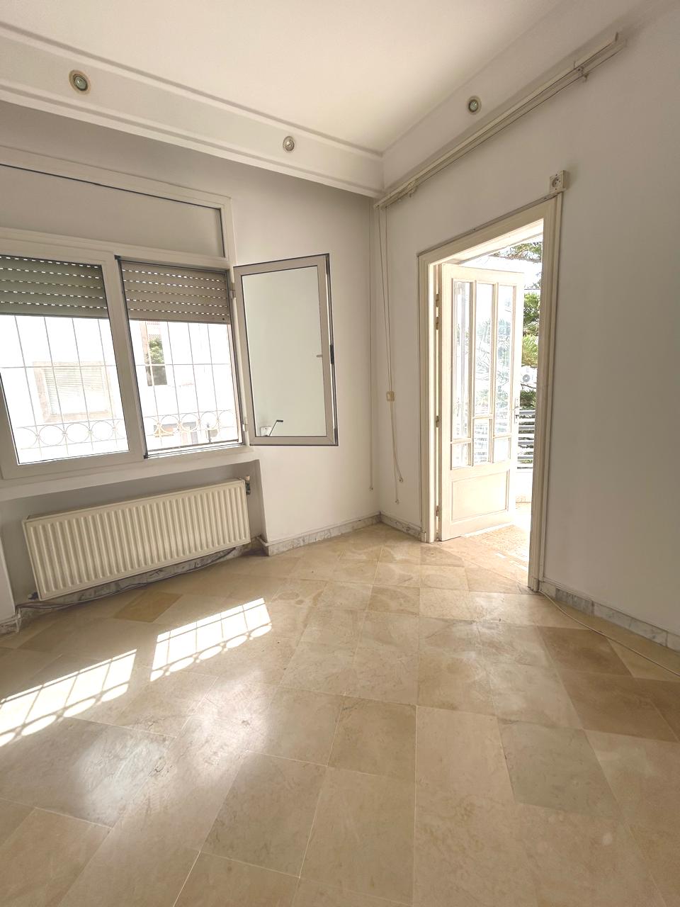 Mnihla&nbsp;Jardins d'el Menzah&nbsp;Vente&nbsp;Appart. 4 pi�ces&nbsp;Appart moderne salon 3 chambres au 1er �tage