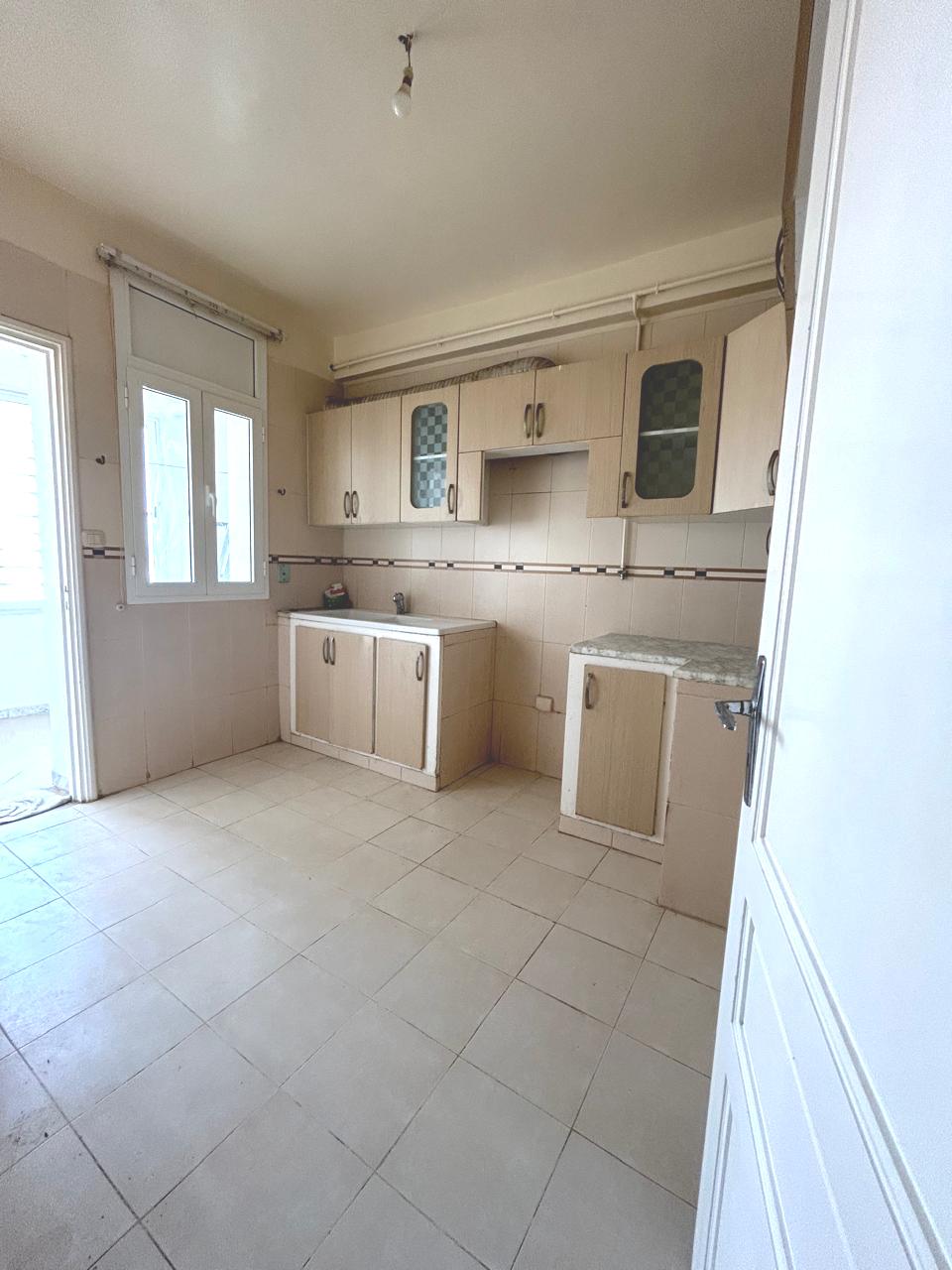 Mnihla&nbsp;Jardins d'el Menzah&nbsp;Vente&nbsp;Appart. 4 pi�ces&nbsp;Appart moderne salon 3 chambres au 1er �tage