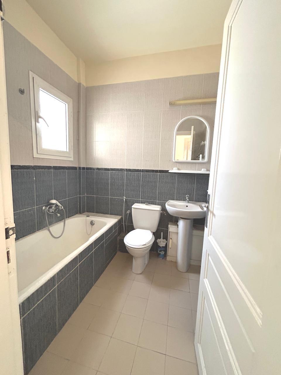 Mnihla&nbsp;Jardins d'el Menzah&nbsp;Vente&nbsp;Appart. 4 pi�ces&nbsp;Appart moderne salon 3 chambres au 1er �tage