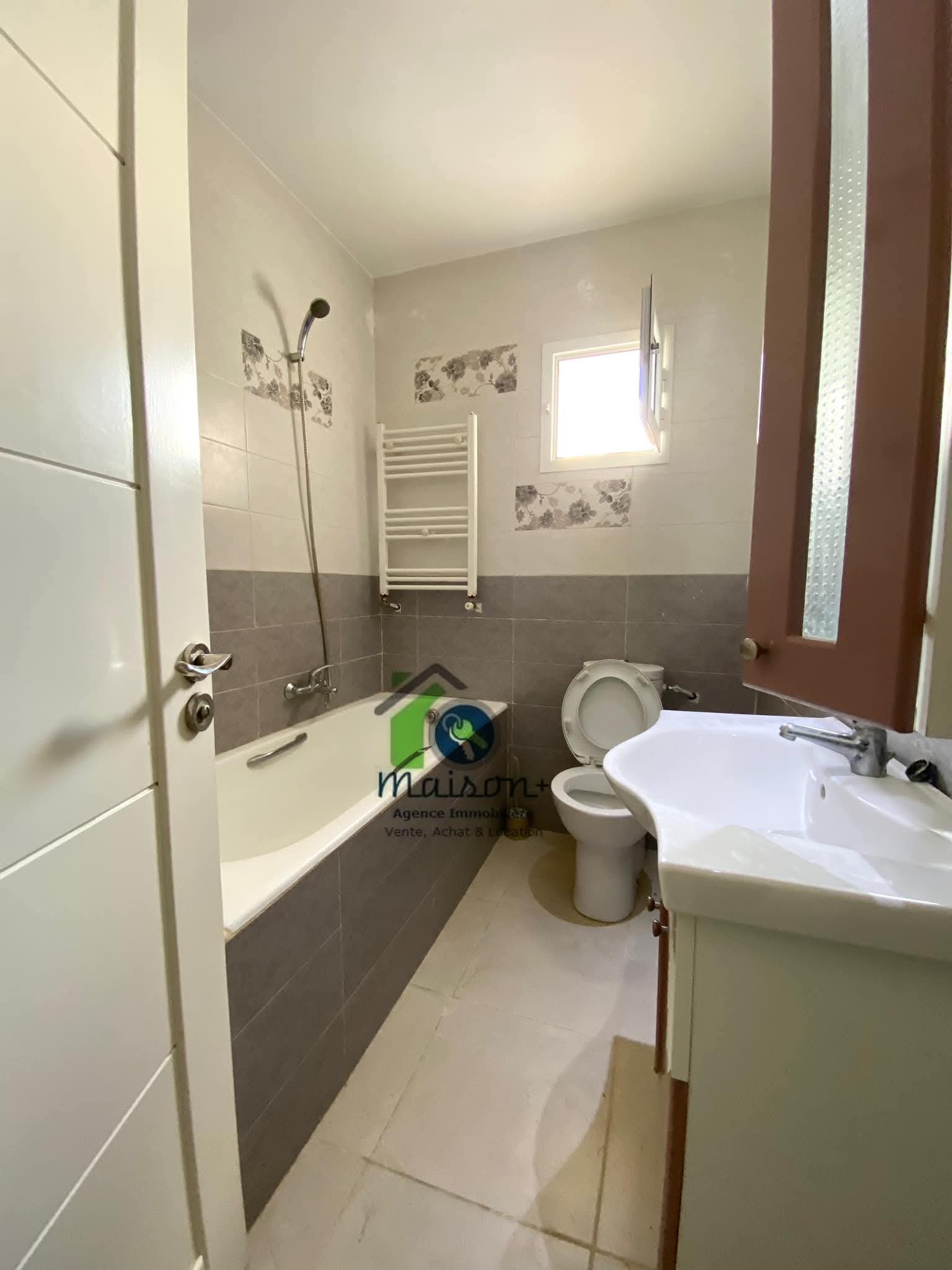 El Mourouj&nbsp;El Mourouj&nbsp;Vente&nbsp;Appart. 4 pi�ces&nbsp;Tr�s beau appartement