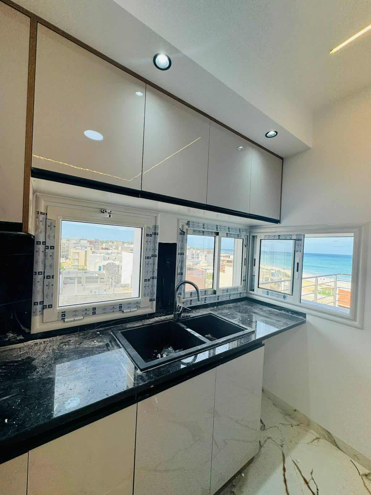 Hammam El Ghezaz Ezzahra Vente Appart. 2 pices Des appartements avec vue sur mer a ezzahra