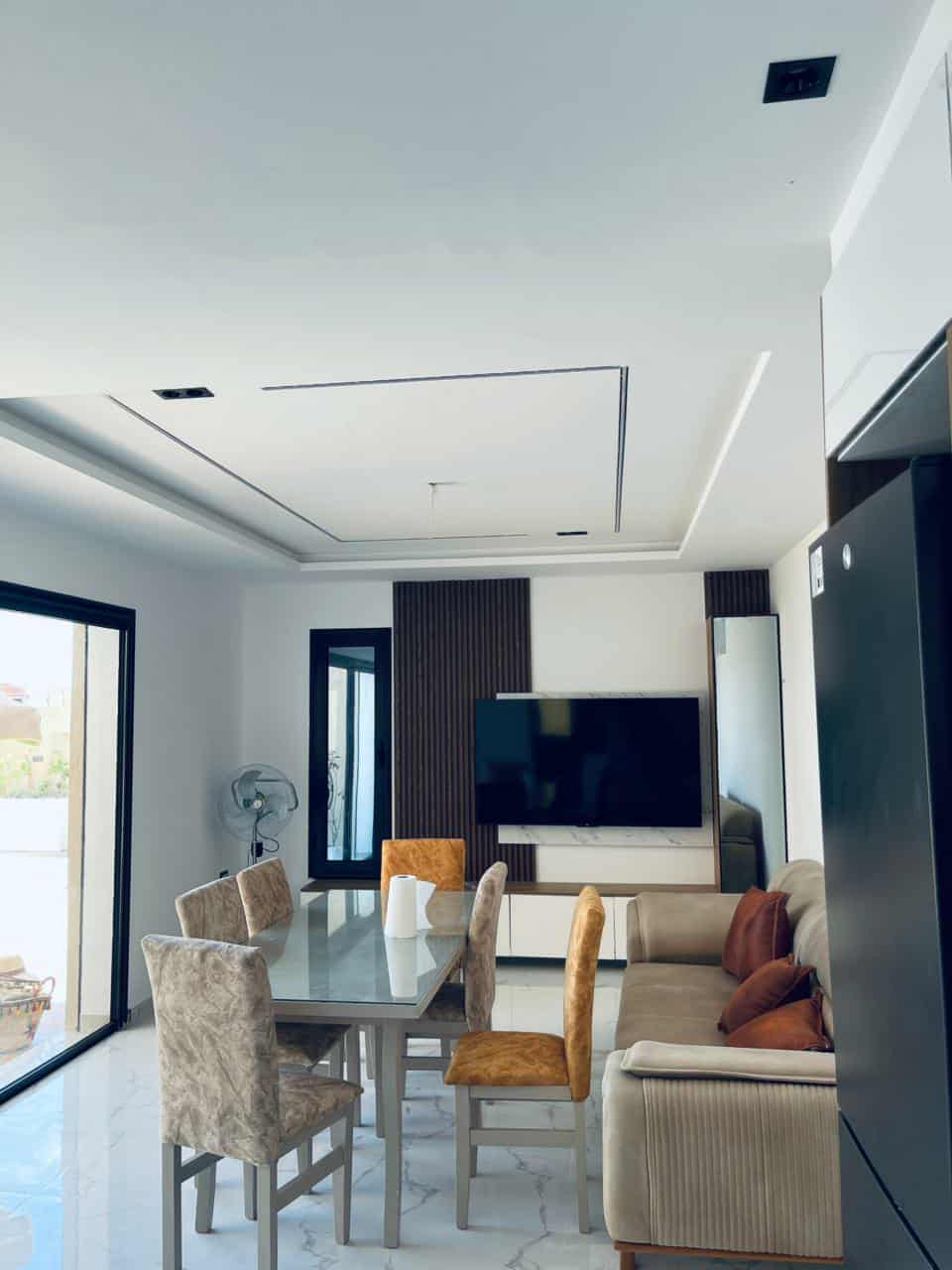 Hammam El Ghezaz Ezzahra Vente Maisons Villa avec piscine  ezzahra hammem ghzez