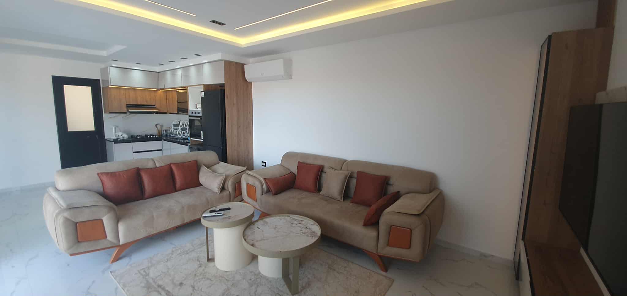 Hammam El Ghezaz Ezzahra Vente Maisons Villa avec piscine  ezzahra hammem ghzez